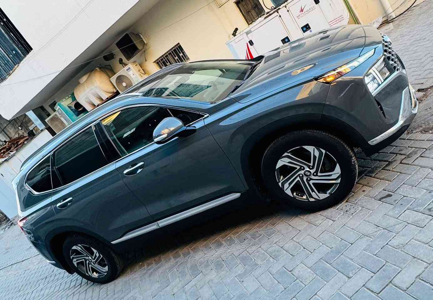 سنتافي 2022 فول موصفات مكفوله من الصبغ والتبديل بارد بسيط بالجملغ الخلفي فقط وصور الحادث وسونار مرفق بالصور مكانها بغداد زيونه الاتصال ***********
