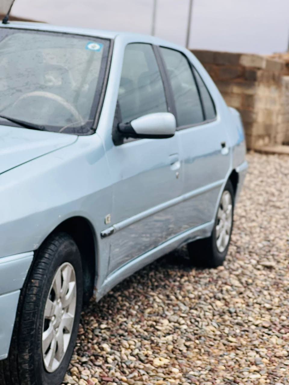 السلام عليكم                                                                     
للبيع 
بيجو 2001 حره رقم بغداد 
مرشوشه جماليه فقط 
السياره كلها ب شرط 
كير محرك صدر تايرات 
كهربائيات كلها شغاله منل دعاميه لدعاميه 
تدفئه تبريد يشتغلن
السياره ماتصرف عليها كلشي جاهزه 
وتريد وكاله تريد تحويل صاحبها الشرعي جيراني 
السعر 40 وبيها مجال حك الجيه
***********
***********
