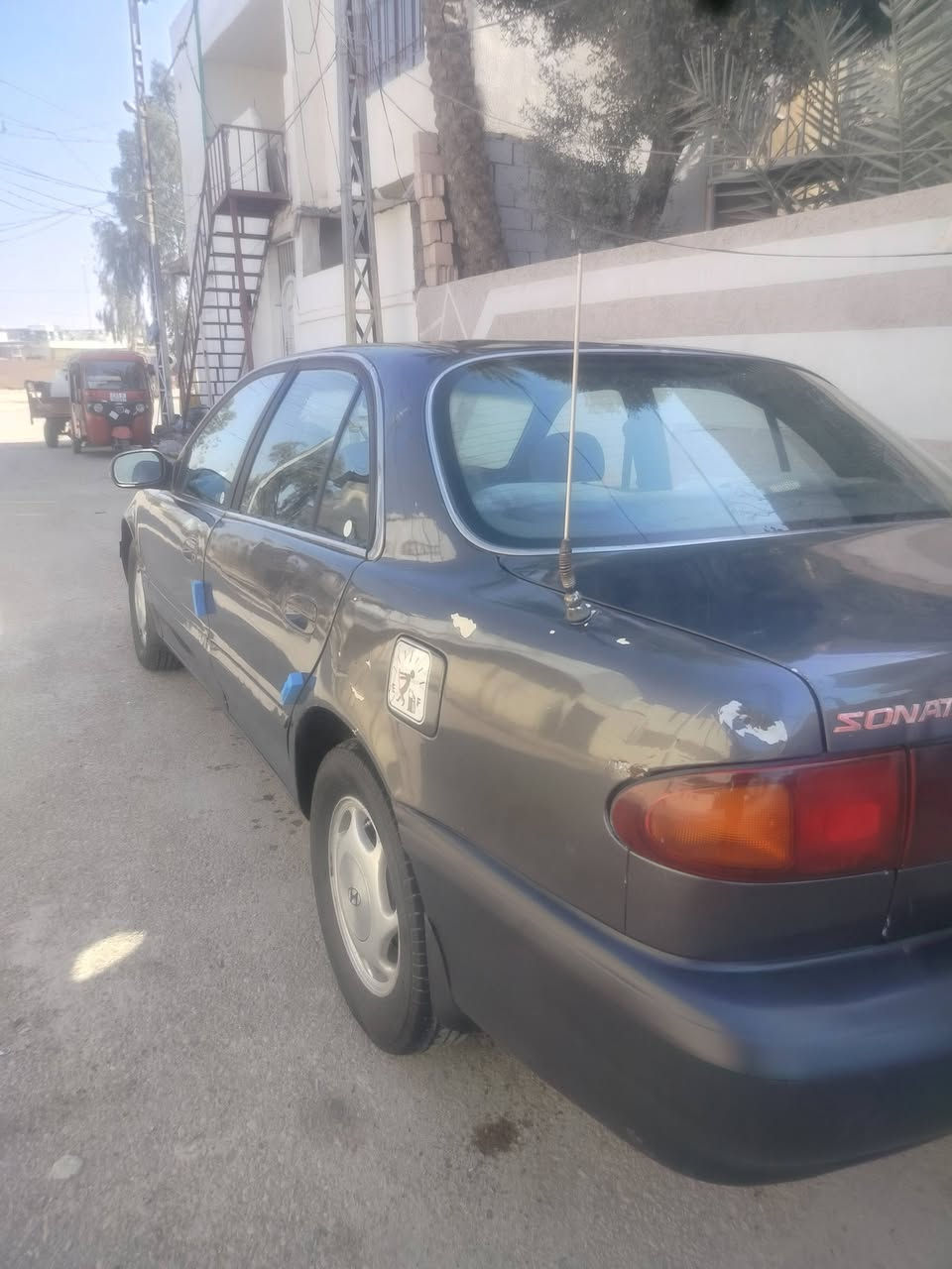السلام عليكم سوناتا 2 للبيع موديل 94اوتماتيك نضيفه حيل مكينه مفتوح مو مسكر تبريد تتفأ كهربائيات كلها شغاله السعر ب48 وبيها مجال 
للستفسار/***********/وبي واتساب
