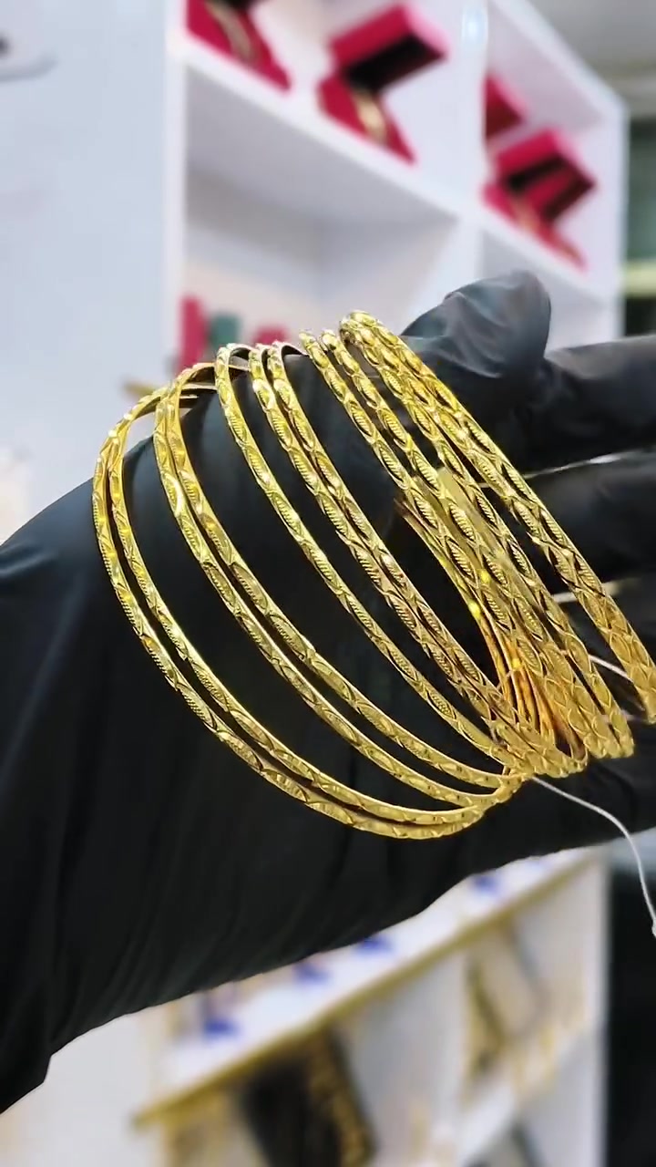 👑 كوني متميزة... كوني ملكة! 👑
استثمري في التفرد، واختاري المجوهرات التي لا يمتلكها أحد سواكِ.
بتوت نسائي قالب ذهب حقيقي ✨
برازيلي اصلي ضمان طلاء ثابت 💯✨
متوفر لدى {حسين للذهب البرازيلي}
العنوان :طويريج الجمعية بداية الشارع الرئيسي مقابل صيدلية ركن الجمعية
للحجز والأستفسار واتساب ‏‪***********‬‏
متوفر توصيل لكل المحافظات 👩‍🦽
#اساور #قلائد #اكسسوارات #ذهب_برازيلي_طلاء_ثابت👑♥️ #مجوهرات
