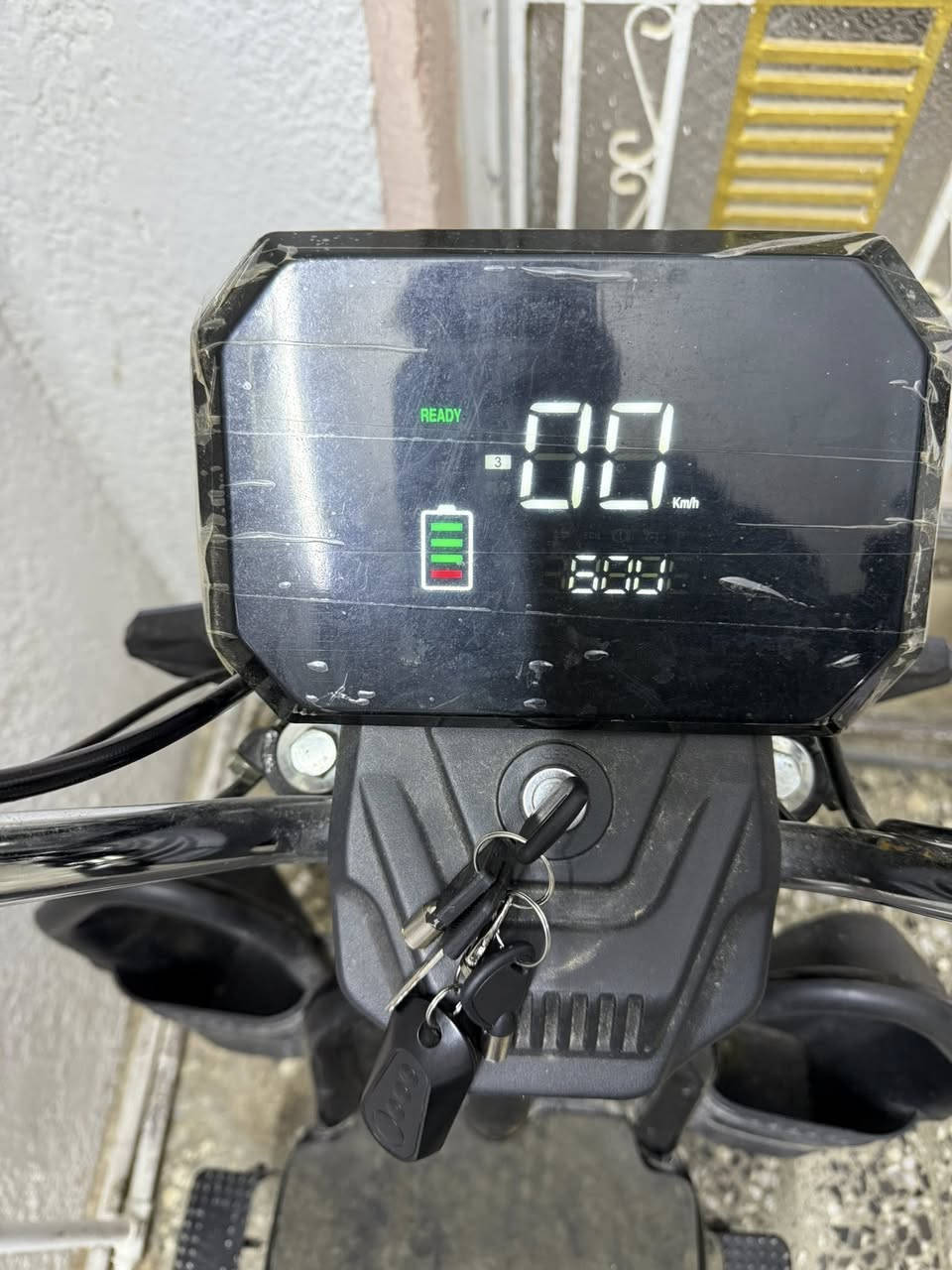 سلام عليكم 
يوجد موطور شحن جديد مامستخدم صارله شهر 
سعر 850 وبي مجال ***********
