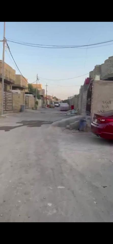 السلام عليكم قطعة ارض للبيع قرب محطة الواسطي تبعد عن المحطة مسافة 50 متر
مساحة القطعه 100 متر واجهة 5 و نزال 20 
للاستفسار عن السعر الاتصال على الرقم 
***********
