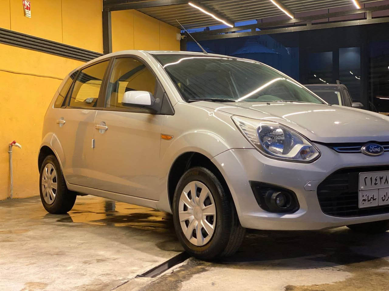 فورد  موديل ٢٠١٥🧿
زور باكه هيچ مه سره في نيه 
زور باكه ١٠٣ هه زار روشتوه
سه نه وي له سه ر چوه
بي بوياخ بي ته عديل 👌
هه مو گياني به شه رت 
سعر ٨٩ $ 
معامه له يه كي كه م
*********** السليمانية, العراق
