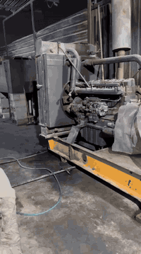 السلام عليكم مولد للبيع موقعه السكلات ب13 على شارع العام بنص الجزره حمله 550 بيه سيطره مكاين ثنين وحده منه عاطله اني مكلف بالنشر اتصلو على صاحب المولد‪
 ***********
