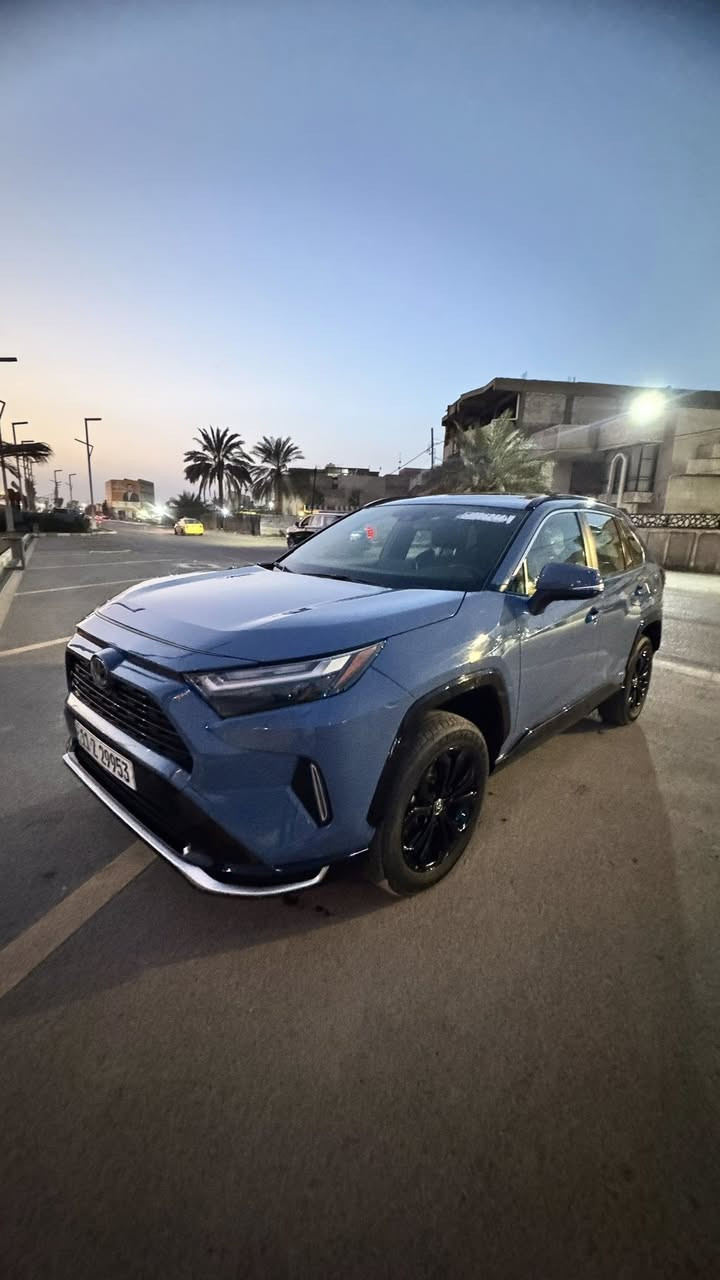 السلام عليكم،،
تيوتا راف 4 
موديل 2023 هايبرد 
فول مواصفات للاخير 1/1
تبريد قطعتين بصمه فتحه كشن كهرباء هيترات بل كشنات تحديد مسار مانع انزلاق نقطه عمياء ويل 17 اسود لايت زنون عالي ناصي كشافات  وقوف تجنب الحوادث اوتو هولد و هواي اكو مواصفات 
بدون شاصي بدون لغد بدون ايرباك 
كير ومكينه كفاله 
مكاني بغداد الكرخ 
سونار مرفق ب المنشور
 
***********

