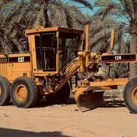 كريدر H12 caterpillars موديل : 1998  دخول جديد منفيس بأسمي تترقم جميع ...