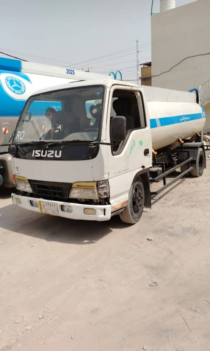 السلام عليكم
تنكر ازوزا  Isuzu

للبيع للاستفسار الاتصال على الرقم 

***********
