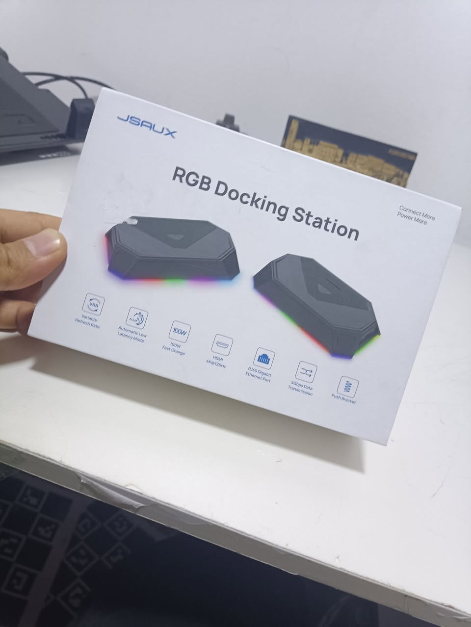 سلام عليكم 
🎮 للبيع قاعدة JSAUX RGB الرهيبة لأجهزة القيمنق المحمولة!

تبي تشبك جهازك على الشاشة وتلعب بدون لاق وبأعلى جودة؟ هذي القاعدة تعطيك:
• جودة خرافية HDMI 4K بتردد 120Hz 
• شحن سريع طلقة 100W 
• منفذ إنترنت سريع للألعاب الأونلاين 
• إضاءة RGB فخمة وسيتأب أسطوري 
القاعدة مصممة خصيصا الاجهزه الجيمنج المحموله لكنها تشتغل بشكل ممتاز على البي سي و لابتوب بحيث انها تعطيك منافذ اكثر فاذا كنت اعاني من مشاكل منافذ في لاب توب او البي سي حقك هذا افضل خيار

الحاله جديده 
السعر 39الف مع توصيل مجاني
للتواصل ***********
مكاني دهوك

