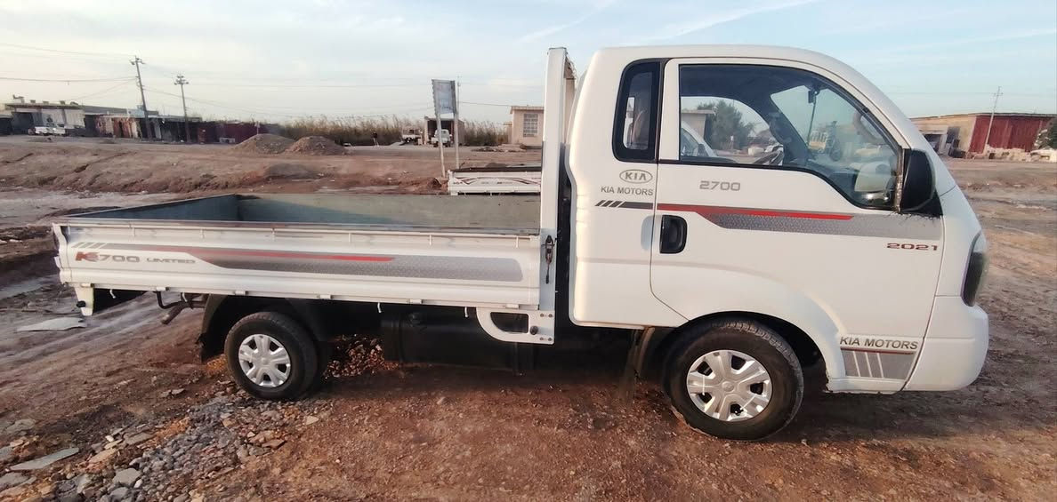 السلام عليكم للبيع او المراوس كيا حمل موديل 2015 السياره جديده كفاله رقم ذي قار  سنويه لل2027 مكان السياره الفجرالسعر 110  الشراي يتصل اوبالخدمه ***********
