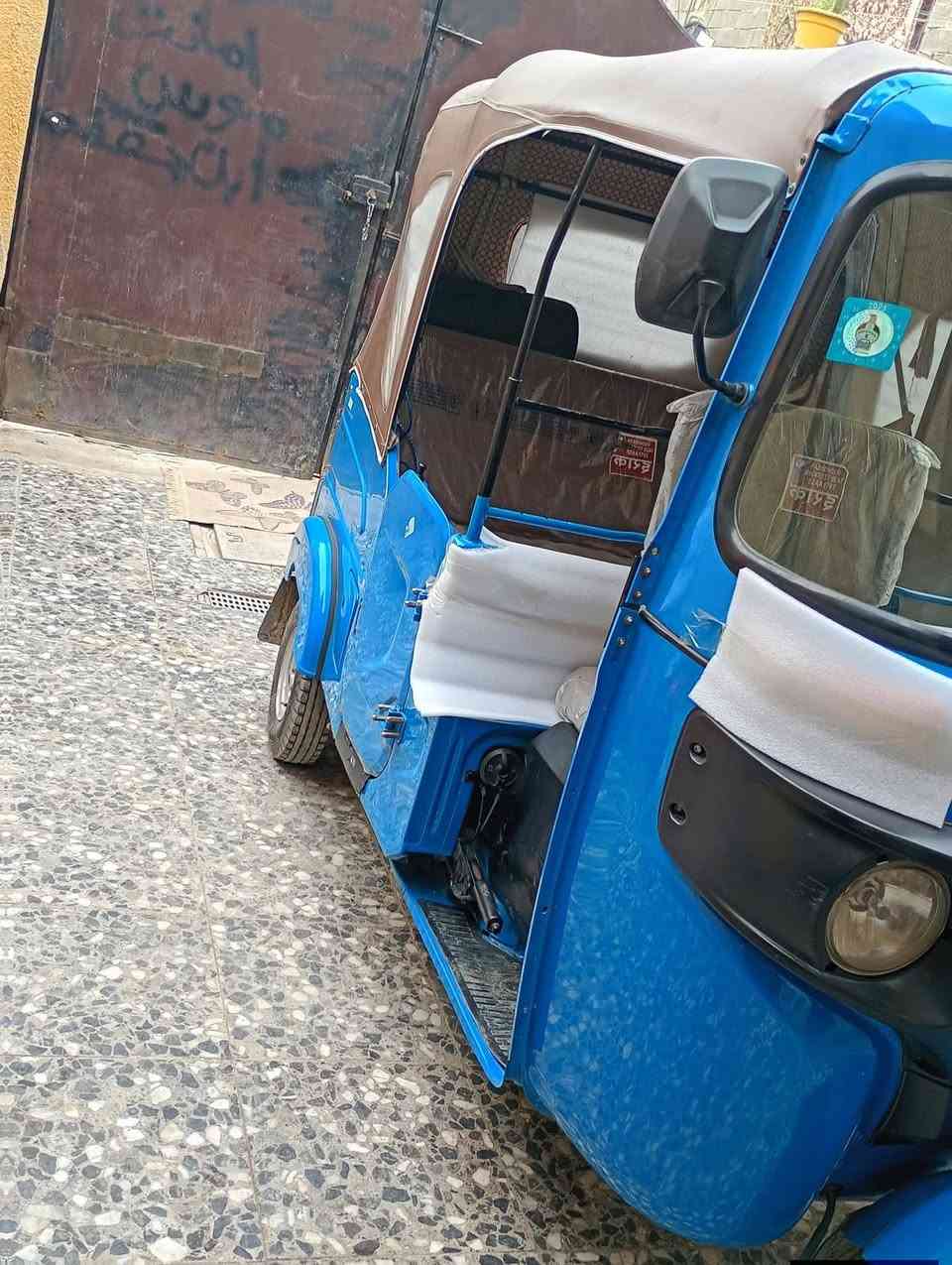 سلام عليكم تكتك موديل 22شهر 8 مكفول من كلشي السعره 6و800 بغداد رقم انكليزي تحويل ثاني يوم بسمي رقم ***********
