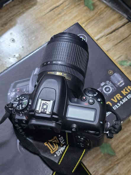 متوفر كاميرا نيكون 7500 عدسة 140_18
نضافة 100/95 استخدام شخصي شاشة لمس
 مع ملحقات كاملة 
شاحنة 
بطارية
كارتون
مكاني الانبار الرمادي 
يتوفر توصيل إلى كافة المحافظات
بمليون و300 وبيها مجال
للاتصال ***********
