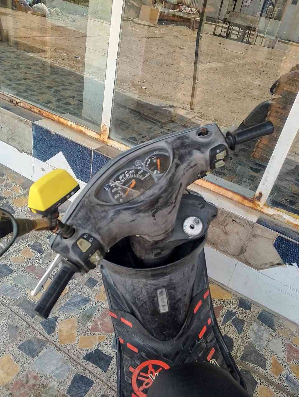 سلام عليكم بريز للبيع دراجه كلش حلوه اخت رمبه مكينه بلاده مامفتوحه ابد كبريتر بلادي نعمه حيل صوت متسمع كهربائي كله شغاله كيج بانزين كيج سرعه اشاير لايت كله شغال  سعر 500 الف *********** بغداد بلديات
