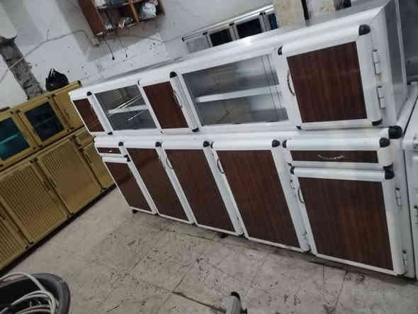 للبيع كونتر ارضى ملحق مترين نص  نضيف فول سنك مترين نضيف سعر ٣٠٠ بي مجال *********** اسيا *********** مكان رشيديه
