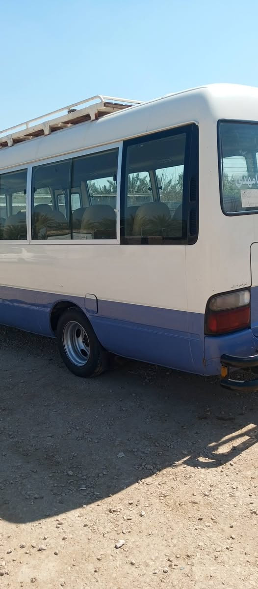 كوستر 2011 بانزين مكفولة محرك اوكير اكسن بي ونه حداديه جديده تبريد محور  وركه اضافيه تانكي اضافي ويل ناصي تايرات جوبلس  مكفولة من الضربه والصبغ عدا شبرين بالذيل الازرك مبين بالصوره رقم الماني باسمي السعر 275$ المكان الديوانية الإتصال عالرقم***********
