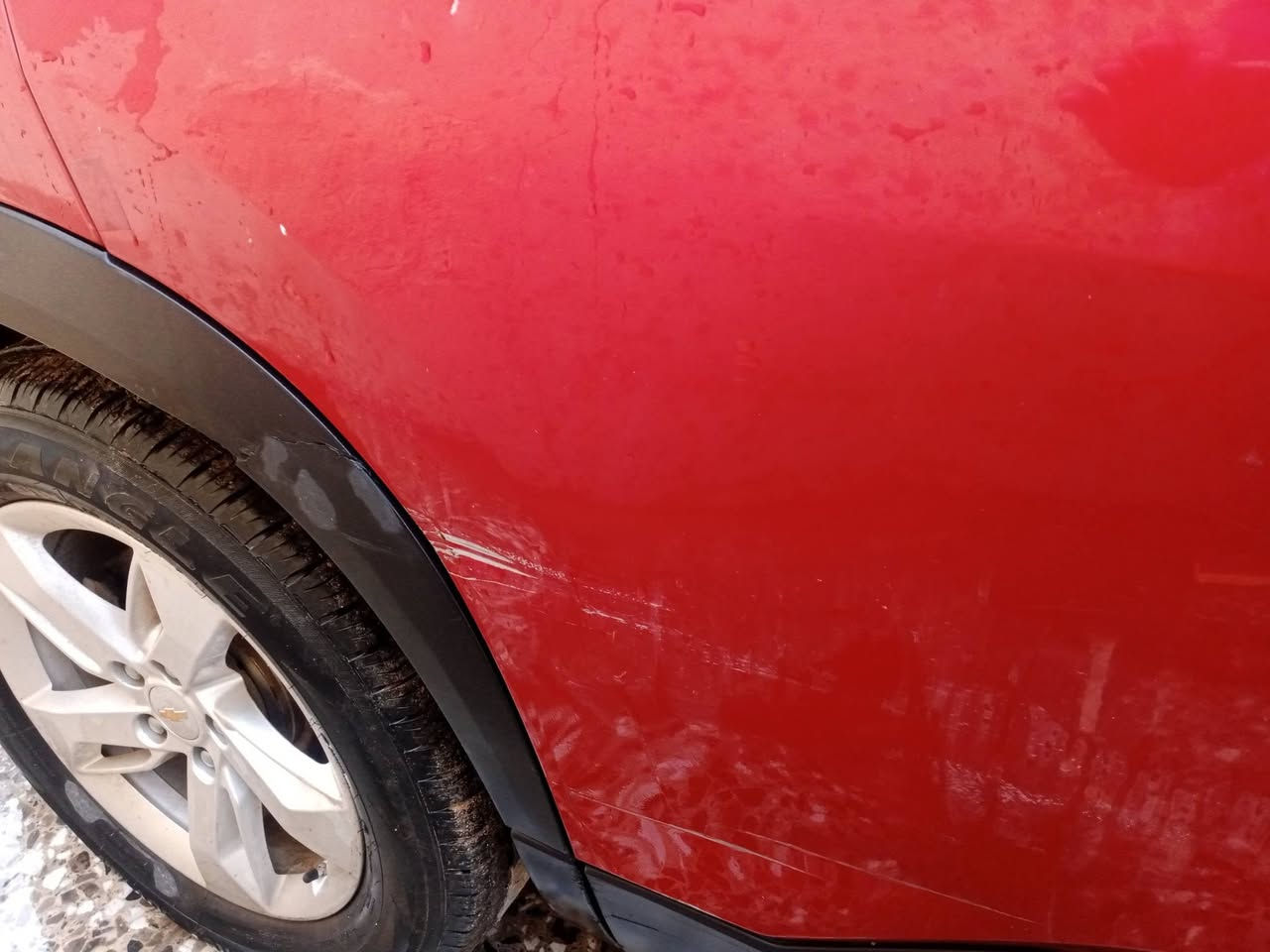 للبيع شيفروليه كابتيفيا موديل 21 الكشر كفالة عامة عدة شخوط اثنين بسيطات موضحات بالصور محرك ظمان بيه بيها بس مشكلة كهربائية بالكير السيارة تشتغل وتمشي بس اكو طبة بالكير سعر السيارة 80 وبيها مجال بسيط للاستفسار *********** مكان السيارة بغداد الكمالية
