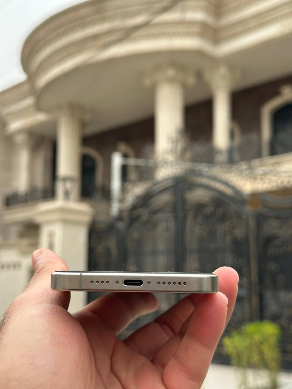 السلام عليكم ايفون 15 بطاريه85 ذاكره256 جهاز زلغ زغير مآبي نضافه ميه بل ميه كفر اصلي لاسق شاشه كارتونه موجوده كيبل شحن فقط بدون راس مكاني بغداد قريب حي الجهاد ***********
