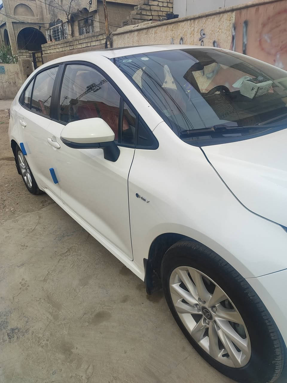 كورلا 2024 هايبرد
عداد المسافة 23K
سيارة مكفولة كفالة عامة من الضربة والصبغ والبارد 
فول مواصفات جلد +كشن كهرباء +سبايدر خلفي+باقي المواصفات معروفة
مكاني بغداد الامين الثانية السعر 145
***********
