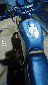 السلام عليكم شباب دراجه  دايون عضم للبيع  دراجه نضيفه عوزه ترتيب المكان طوريج الخيرات السعر 375وبيه مجال للشراي ***********كلك كلك
