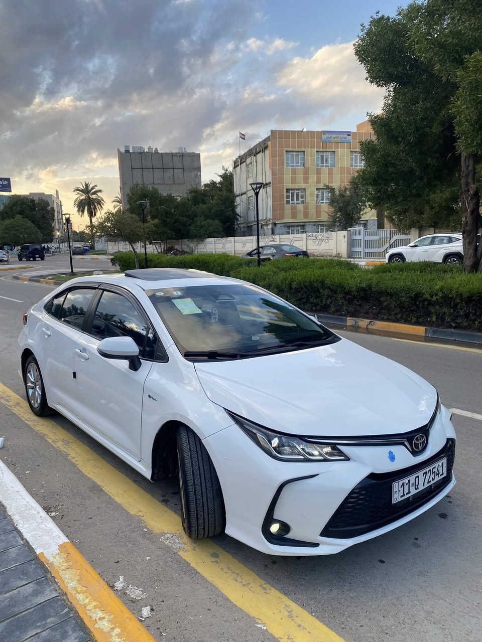 السلام عليكم كورلا هايبرد 24 فول مواصفات للأخير بأسمي بغداد
السيارة كشانة كهرباء وجلد حتى الستيرن مالها جلد 
فتحة سقف
شاشة 
بصمة 
رادارات 
ماشية 45 الف 
عليها عازل حراري مال جام 
أرضيات روزلاين تخم حتى الجنطة اصلي 
سيارة بيها شخط وضحتة فيديو وصور الكل السيارة وحتى الرصعة الزغيرة من جهة السايق نزلتها 
مكاني بغداد الدورة 
سعرها 140 وبيها مجال 
وهذا رقمي ***********
وقرأن الله هاي الصور هسه ماخذهن لا قديمات ولا شي ثاني 
عجبتك السيارة كدامك ما عجبتك خلي كلمة حلوة مثل وجهك الطيب وشكراً ❤️
