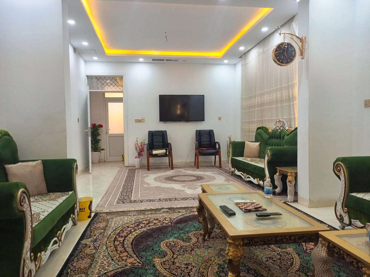 🏠للبيع او الايجار🏠

بيت ركن في مجمع راسان ستي مجاور وند ستي الذي يطل على طريق المنذريه 150متر واجهيه 10امتار وعمق 15متر بيت مؤثث بالكامل يتكون المنزل من استقبال مفتوح على الهول وغرفتين نوم ومطبخ وصحيات وبيتونه وسطح.

🔸للاستفسار▪️(***********)
🔸للاستفسار▪️(مراجعة مكتب حسن للعقار)
🔸عنوان المكتب▪️جلولاء-داخل السوق-مجاور مصور عادل
