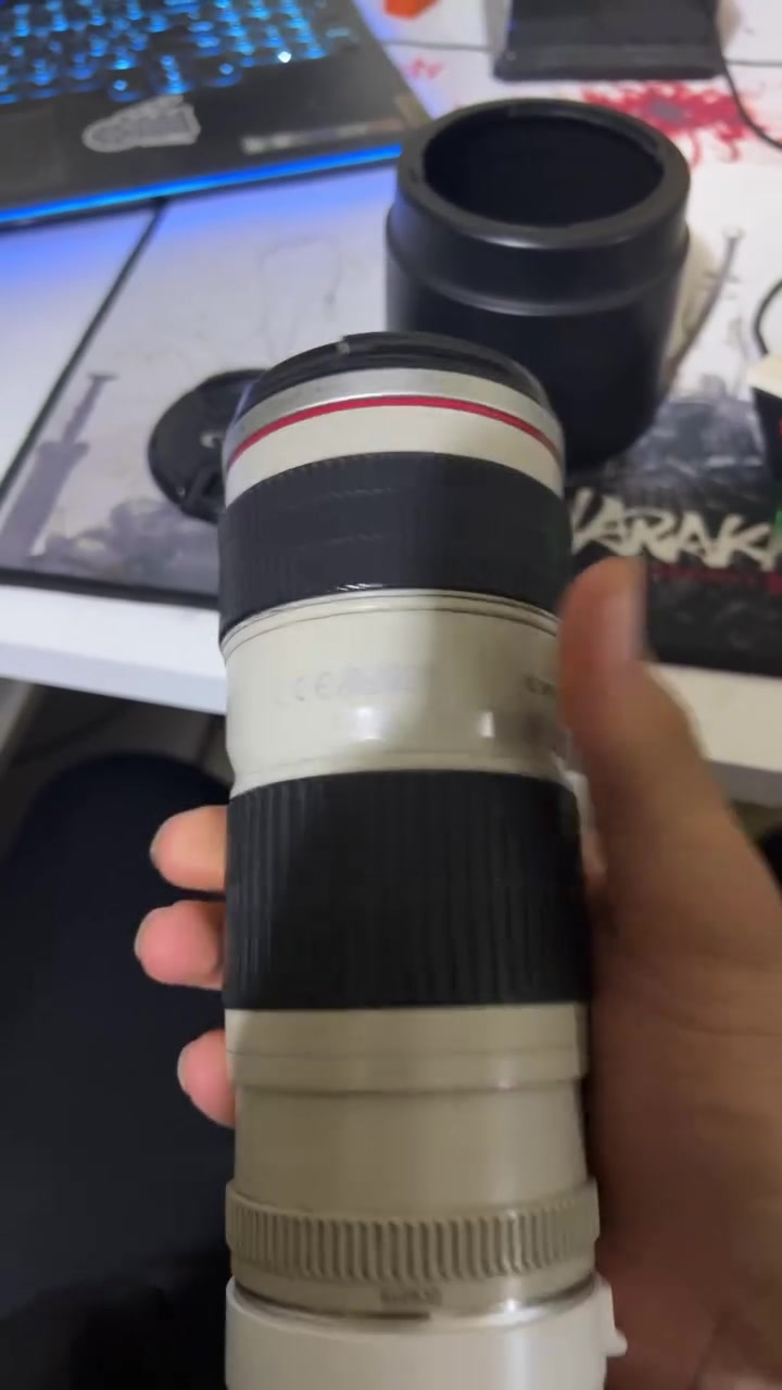 السلام عليكم

للبيع عدسة كانون 70-200 فتحة 4 بيها كسر بسيط بالمكان اليكعد بي الهود بس ما ماثر وحتى الهود كلش طبيعي يتركب نضيفة وتصويرها كدامكم 

السعر ٤٧٠ الف 
مكاني بغداد الغدير متوفر توصيل كل العراق 
***********
