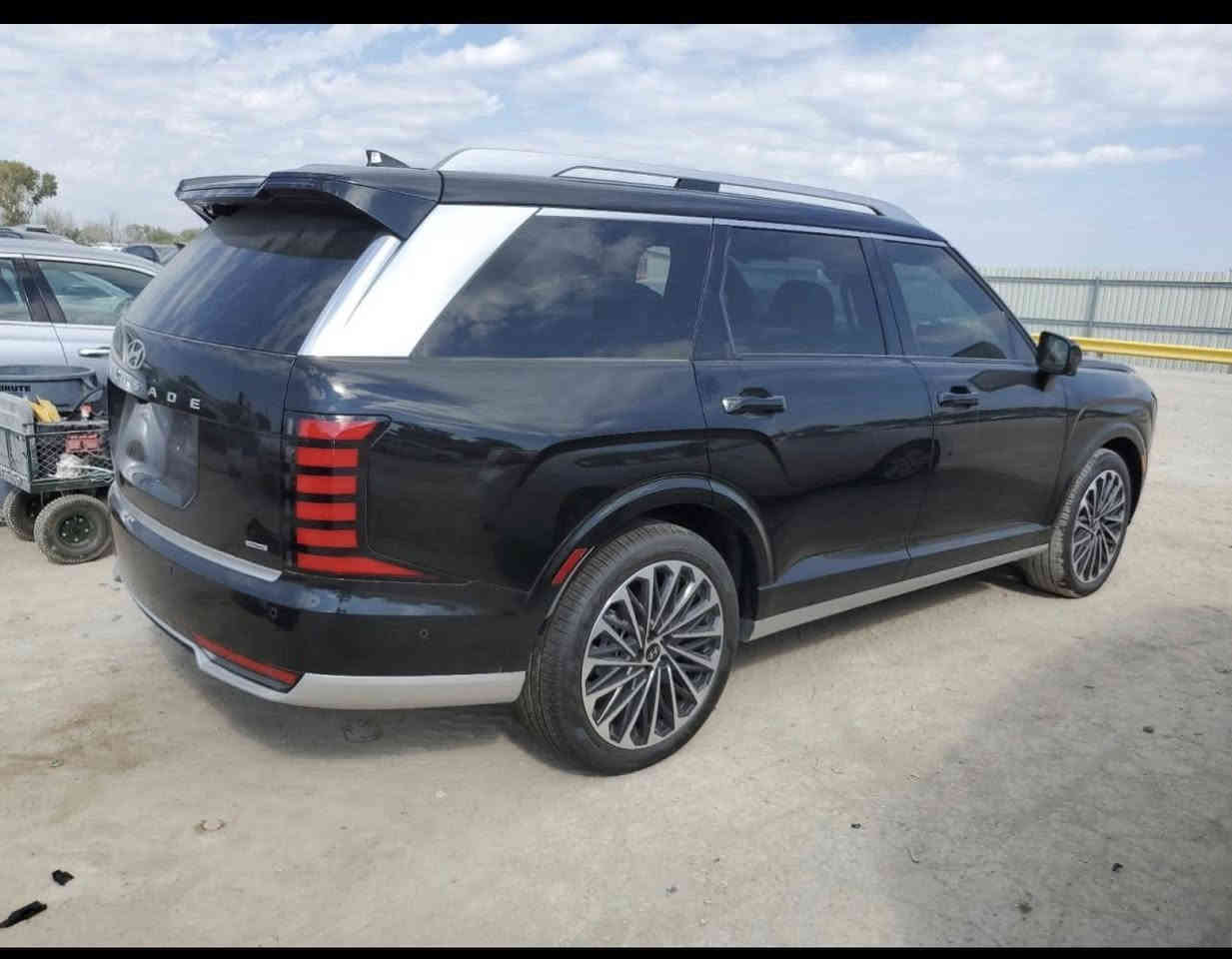 #أعلان مزاد
تاريخ المزاد .. 22/12/2025
🇮🇶🇺🇸 فرصة مميزة لأصحاب كتب الشهداء 
🇮🇶🇺🇸
📢 كما عودناكم على المزادات الأمريكية 🇺🇸
✅ وبأقل الأسعار وأسرع وقت ممكن

🚗   Hyundai palisade calligraphy 
الموديل…  2026
🛠️ الضرر: + موضح بالصور 
📏 عداد المسافة: 419 (فعلي)
📋 حالة السيارة: شغالة (Run & Drive) – مفتاح موجود
🔧 حجم المحرك:  3.5 
 – دفع رباعي AWD
🔍 رقم الشاصي: KM8RMES22TU015437
📅 تأريخ المزاد22/12/2025
 الساعة 5:00 مساءً بتوقيت iraq

📍 موقع المكتب :
البصره، القرنة، شارع الجمهورية الرئيسي، مقابل مطبعة  الولاء

📧 البريد الإلكتروني:
auto.car.iq@gmail.com

mu95iqwl@gmail.com

📞
: *********** مصطفى 
📞
