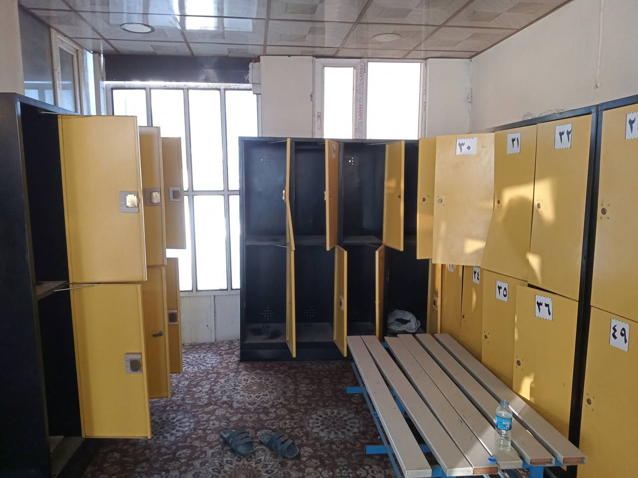 دۆڵابی چواردەرگا باشترین مواد 
بۆ مەلەوانگەو هۆڵی لەش جوانی شوێنە گشتێکان گونجاوە
زۆر خاوێنە 
شوێن چم چماڵ گەرەکی ئەنفالەکان  تەنیشت خەسلی بریقە
پێش ئەوەی بگەیتە مزگەوتی سالار فەقێ
 ئەو فەرعەی دەچێ بۆ ئاسایشەکەو مەرکەزەکە
***********
***********
Everyone Products
