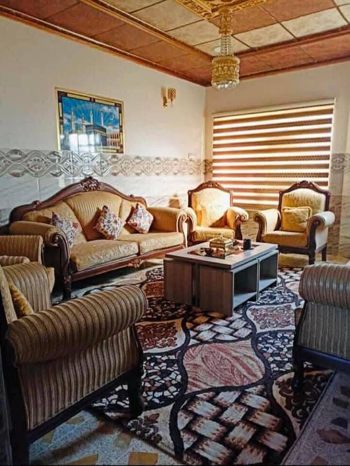 عقار للبيع مساحة 163 متر موقع حي سومر قرب محطة وقود قصر السلطان سند ملك صرف 
مقابيله شارع 15 وحدائق
5غرف سعر 135


**إذا كنت صاحب هذا الإعلان وتريد حذفه لأي سبب، رجاءا أرسل رسالة إلى الدعم الفني**