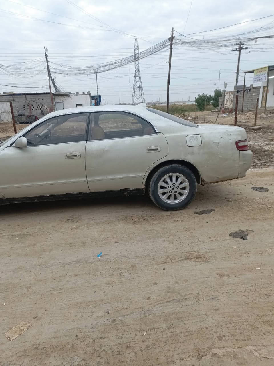 السلام عليكم شيزر نفخ للبيع او مراوس حسب القناعه رقم انكليزي هزه  جديده محرك ونجي وكير خير من الله حداديه ٨٠٪ تخم تاير كهربائيات شغاله العنوان ناصريه شطرة السياره مكفوله من العيب الشرعي بييه ضربه بل قماره ومكفوله من الكص ونقل تحويل او وكاله ***********
