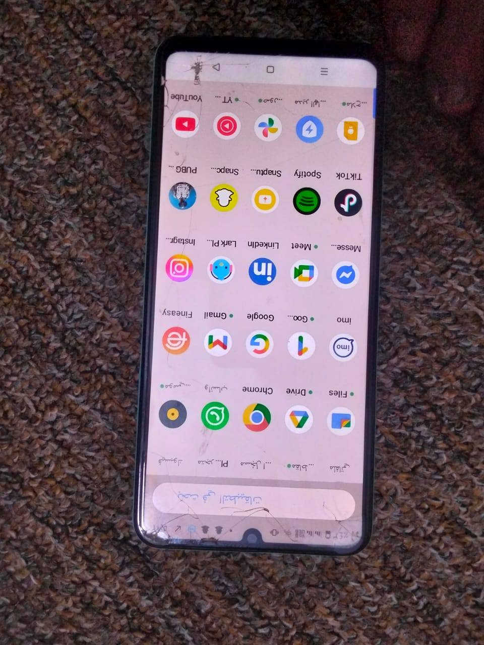 سلام وعليكم تليفون للبيع جديد مستعمل سبوع واحد طخات خفيفة بل لزكة ذاكرة 128 محتاج كلش ***********
