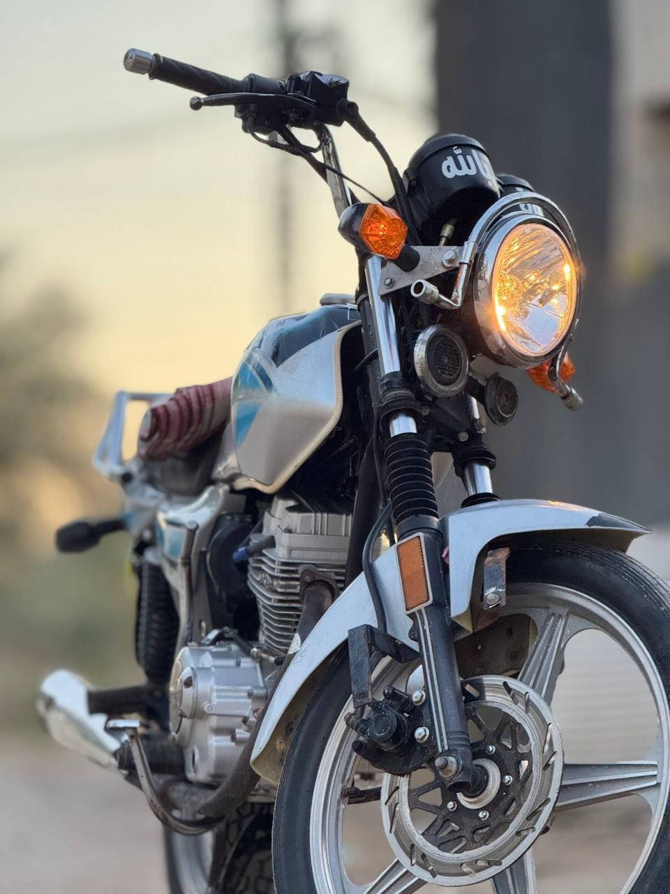 السلام عليكم 
دايون 2021اوراق اصولي مكفوله من كلشي مكينه مامفتوحه دراجه كامله كل نقص مابيها كهربائيات سلف كله شغال.
مكاني كربلاء طوريج 
***********
***********
