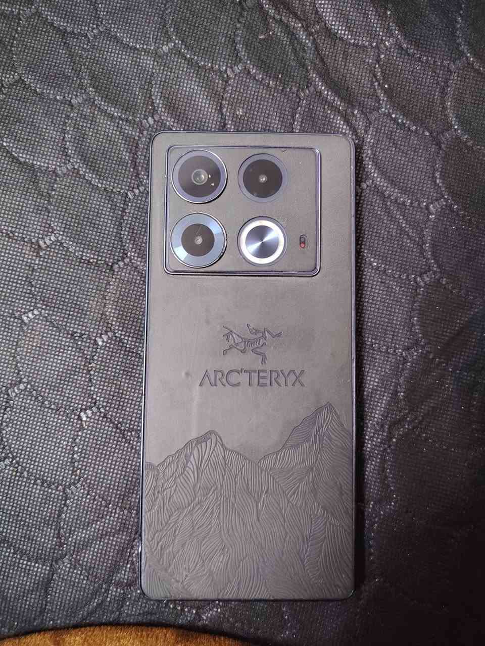 السلام عليكم موبايل للبيع  Infinix NOTE 40 اسم الجهاز ذاكره 256 رام 16 بطاريه 5000 السعر 170وبي مجال ويرهم مراوس***********شرط ما مفتوح
