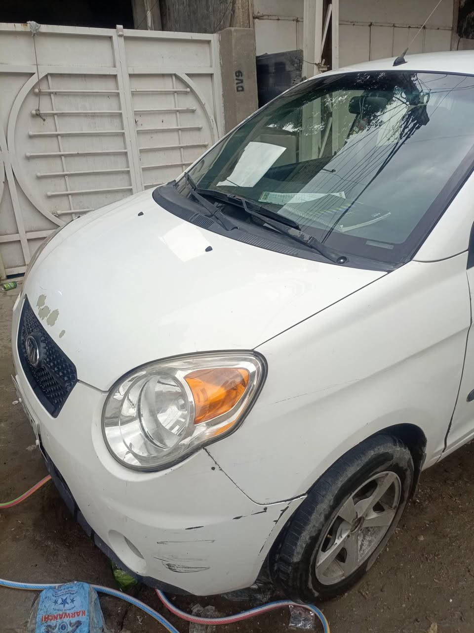 السلام عليكم بيكانتو 2009
محرك 1200 كير اوتوماتك 
تبريد ثلج
كير بحاله ممتازه
المحرك بحاله ممتازه 
الكهربائيات كلها شغاله فول
كشرها بي ملاحضات بسيطه 
ضررها جنطه وجاملغ جهه السايق وباب السايق 
صدر جديد صار شهر من بدلته كله
السياره معروضه بسعر 58 وبيها مجال بسيط للاستفسار ***********
