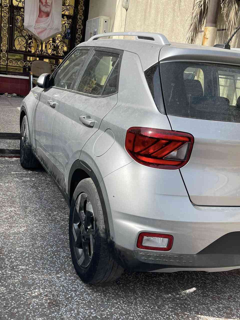 يالله السلام عليكم
(🚗 للبيع بدون رقم سياره )

  

هيونداي فينو فول مواصفات 2024

✅ المواصفات :
📆 الموديل: 2024
🔧 المحرك: 1.6 لتر – 4 سلندر
🌍 الوارد: أمريكي
🛠️ الضرر: جاملغ وبنيد
• ناقل حركة أوتوماتيك
• دفع أمامي FWD
• وضعيات قيادة متعددة
• نظام توفير الوقود ECO
•داخل لونين ابيض وأسود مميز 
• مقاعد أمامية كهرباء
• شاشة لمس وسطية
• تحكم مقود جهتين
• تكييف أوتوماتيك
• تشغيل بصمة
• Apple CarPlay / Android Auto
• بلوتوث + USB
• نظام صوتي عالي الجودة
• شاشة عدادات رقمية
• كاميرا خلفية
• حساسات أمامية وخلفية
• وسائد هوائية كاملة
• نظام مانع الانزلاق
• نظام الثبات الإلكتروني
📍 (العنوان مدينة الصدر)
الاستفسار /***********
