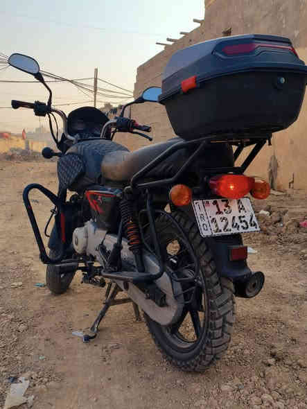 السلام عليكم ورحمة الله... 
دراجه بوكسر موديل 2021 دراجه كدامكم خير من الله مرقمه بسم ولد بالقطاع تحويل ثاني يوم السعر مليونين وبيها مجال قليل 
للاستفسار 
***********
ما متواجد عالفيس
