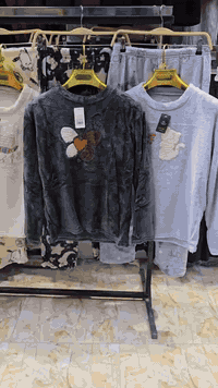 فقط ٨ الف تراك صوف قياس فري سايز متوفر توصيل للطلب واتساب ٠٧٧٨٠٩٩٩١٧٧