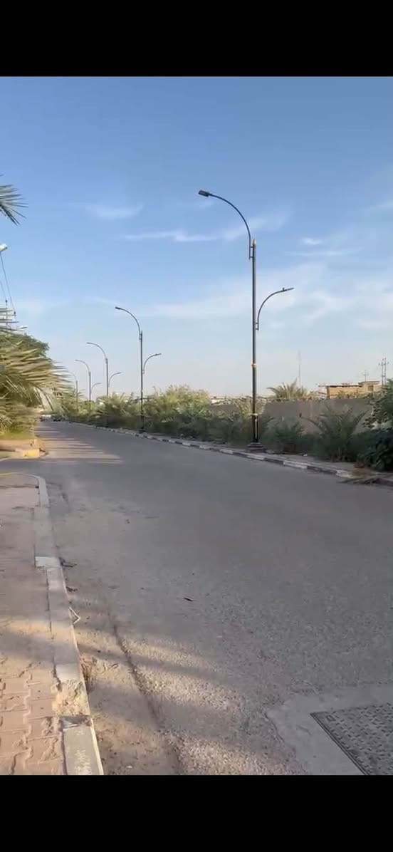 سلام عليكم بيت للبيع في الهوير الصغير قرب دائرة الماء بجهة الحي
مساحته اكثر من ٤٠٠ متر 

للاستفسار ***********
