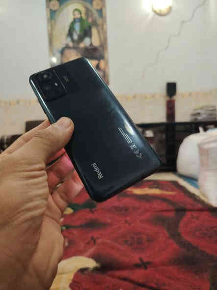 سلام عليكم عندي ريدمي نوت 12 اس للبيع  سعر 150 بيه مجال اخذته 340الف تلفون نضيف كلش بس الكامره جامه الفوكاه مكسوره مكاني كربلاء الحر االشاشه ماته البلاديه التلفون ابد ما داخل تصليح وياه كارتونه وشاحنه
والي يلعب بوبجي 40 فريم يشغل تواصل
***********       ***********
