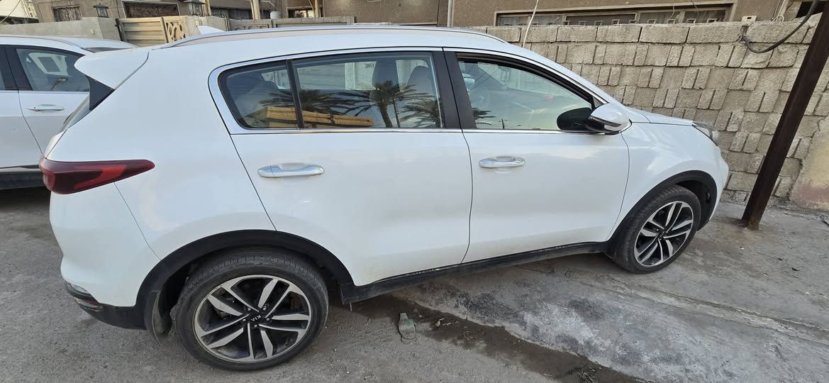 كيا سبورتاج ٢٠٢٠ خليجي
ضمان الدولية (انتهاء فترة الضمان)

مواصفات:

حساسات امامية خلفية 

شاشة لمس اصلية

كامرة خلفية اصلية

تحكم ستيرن

مري شفط

-------

ماشية ٤٣٨٥٠ كيلو

نظيفة مابيها اي صبغ او ضربة 

  تخم اطارات dunlop

الكشنات الاصلية مابيها اي ضرر

رقم بغداد خصوصي الجديد

السعر : $21500 وبيها مجال ان شاء الله

للاستفسار ***********
