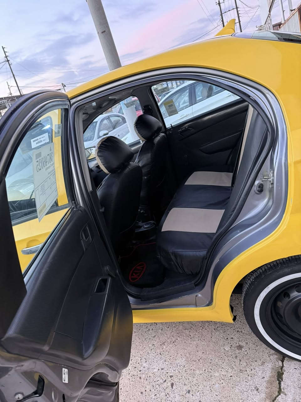 أفيو تكسي كوري موديل 2009
رقم نينوى جديد 
تاخذ هيئه وغرامه صفر
صبغ جديد
محرك وكير نضيف 
بيها تلقيط مال تكسي
سقف تكم شواصي شرط
 داخلها جديد 
مكانها موصل حي سومر
سعرها ٦٣ ومجال قليل
***********
***********
