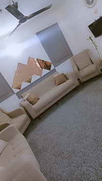 عندي هاذا لتخم البيع اي ضرر مبي جديد نضيف  الاستفسار ع الرقم 077127144...