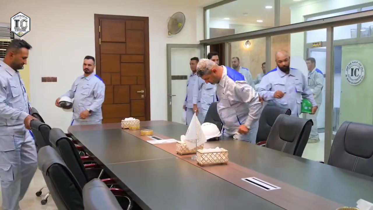 النجاح الحقيقي لا يُبنى بالوعود…
 بل بالمتابعة اليومية، والانضباط والعمل الذي لا يتوقف.

جانبٌ من اجتماع إدراة الإنتاج والإدارة العامة في البلاد الحصينة  لمتابعة سير العمل ومناقشة خطط التطوير ورفع كفاءة الإنتاج
 بما ينسجم مع رؤية الشركة نحو التوسع المستمر وتعزيز جودة الأداء في مختلف المشاريع الإنشائية.
ويأتي هذا الاجتماع ضمن سلسلة من المتابعات الدورية التي تعتمدها الإدارة لضمان الانسيابية في العمل وتطوير بيئة الإنتاج وفق أعلى المعايير الهندسية والتنظيمية
#البلاد_الحصينة_تسابق_الزمن

البلاد الحصينة للبناء الجاهز 
📍 العراق – بابل – طريق حلة / نجف
📞 المبيعات: *********** – ***********
📞 الإدارة: ***********
🌐 IC-PRECAST-IQ.COM

#البلاد_الحصينة
#البلاد_الحصينة_تسابق_الزمن
#البناء_الجاهز

#البريكاست
#الخرسانة_مسبقة_الصب
#مشاريع_إنشائية

#العراق
#بابل

#تطوير_الإنتاج
#جودة_الأداء
#العمل_الجماعي
