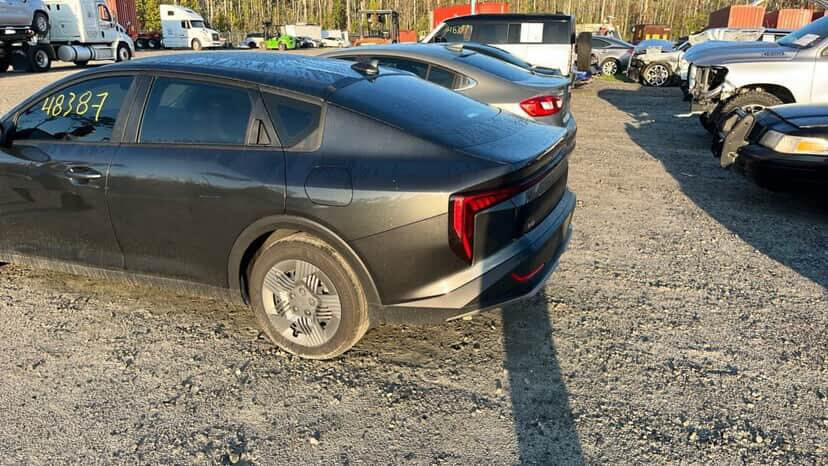 ‎للبيع مكاني بغداد الحادث واضح بالصوره  شاصي مكينه كير مكفولات استفسار فقط ع الرقم واتساب هم متوفر 
 ‭***********‬

السعر 175 ورقه
