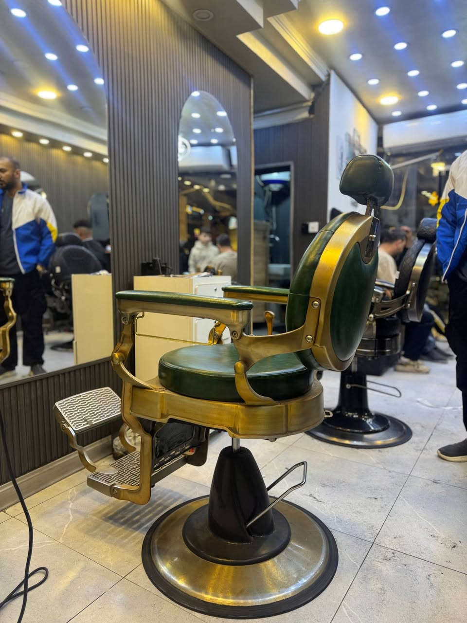 كرسي ملكي للبيع
عدد 3 قطع 
***********
للتواصل اتصال أو مراسلة ع واتس اب
