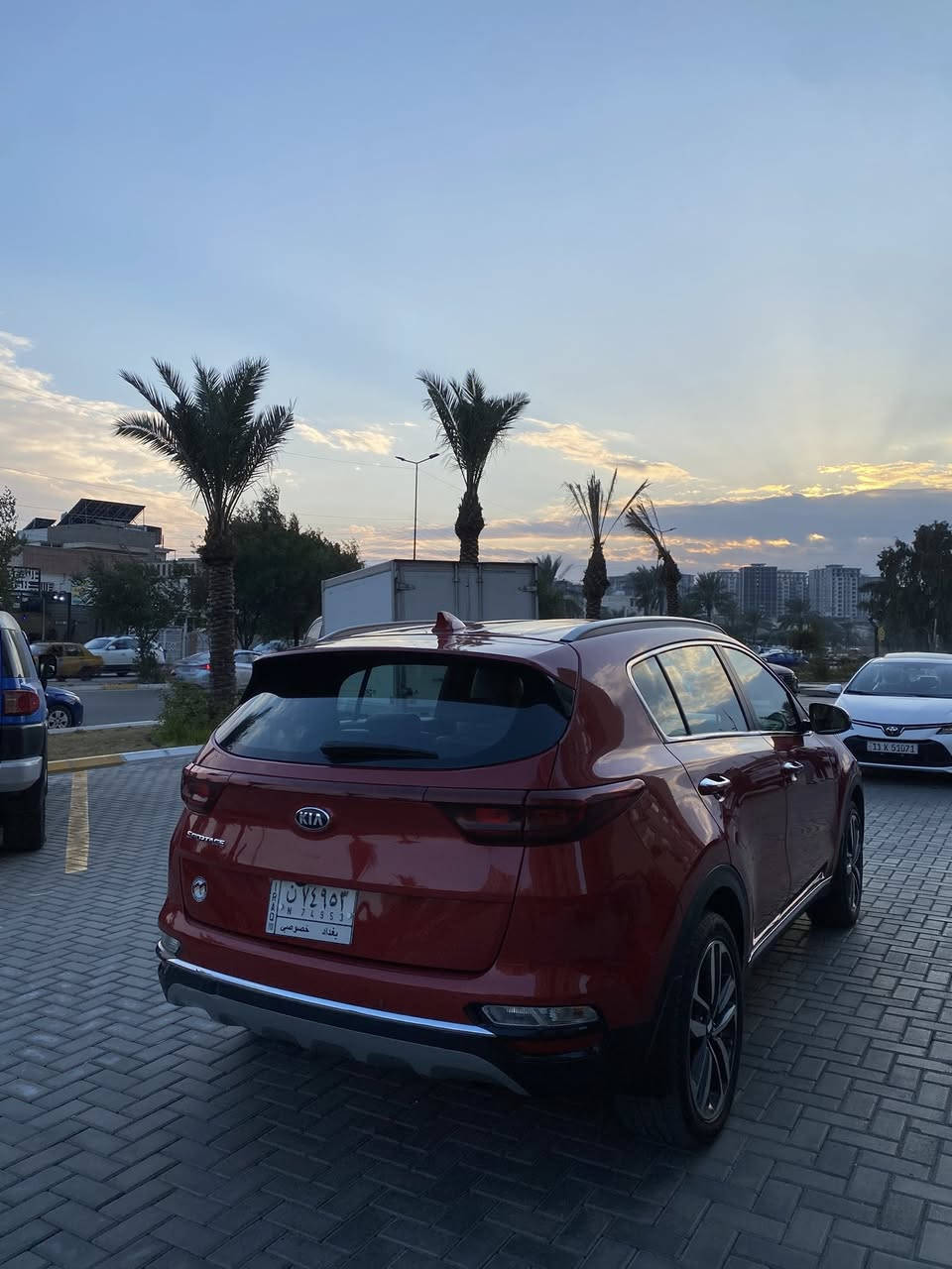 السلام عليكم 
سبورتج 2021 خليجي فول مواصفات عدا الفتحه

بدون حادث كفاله عامه 

رقم بغداد ب اسمي

ماشيه 97 الف حقيقي

شاشه كبيره كار بلاي أندرويد اوتو

بصمه

كامره خلفيه دواره

تشغيل عن بعد 

كشنات جلد

كشن السايق والراكب  كهرباء 

قطعتين تبريد 

تبريد منفصل

مري شفط

اشاير بل مري 

تحكمات ستيرن جهتين

كروس مثبت سرعه

حساسات 360 امامي خلفي 

مكينه 2000 دوش المرغوب 

مرايه تعتيم

ويا كب كبير 

داخل لونين جملي واسود 

العنوان بغداد الكرخ

*********** اتصال
