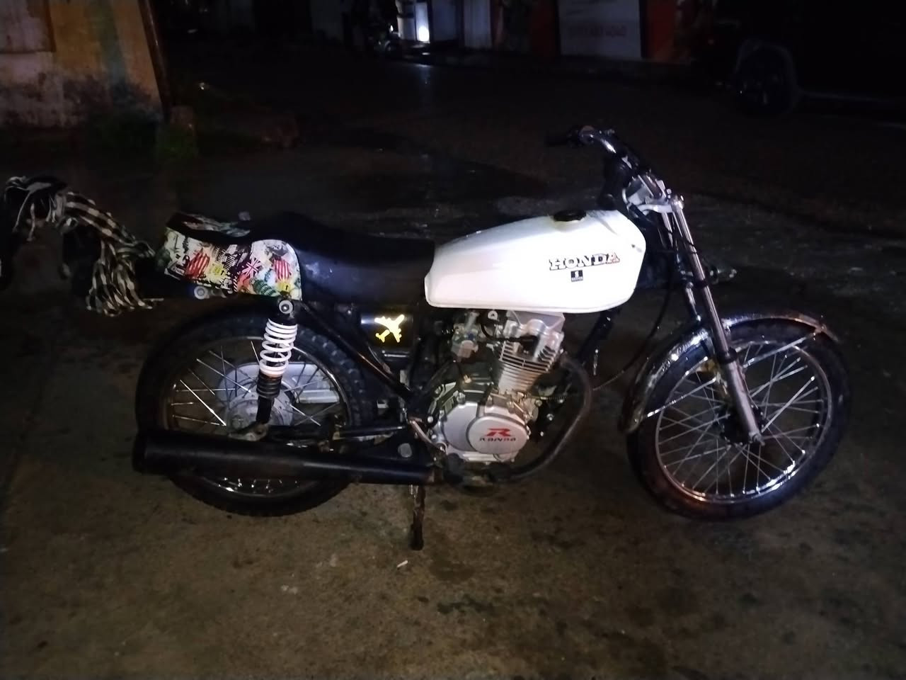 سلام عليكم دراجه رابيدو للبيع محرك 25 شاصي 16 رفيع تعمير جديد سعر 550 بي مجال قليل ***********
