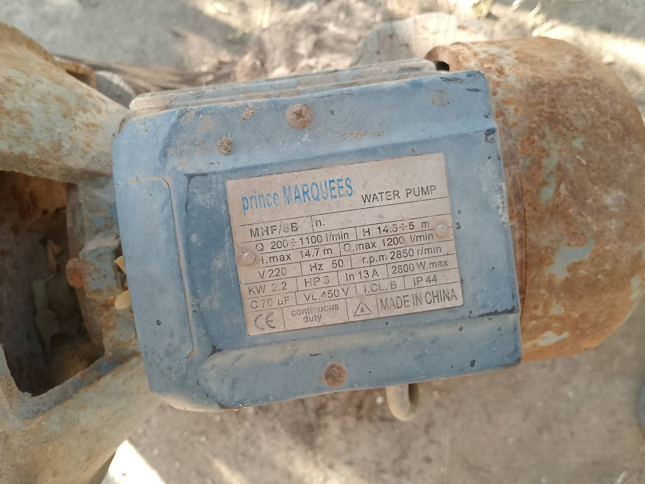 السلام عليكم
للبيع ماطور ماي شغال حجم كبير 
ومولده هندي متروكه و غطاس ماء عاطل 
وماطور خشب عاطل السعر 275 وبيهن مجال مكاني محافظة النجف ناحية العباسيه وهذا رقمي *********** وبي واتساب و متواجد على الخاص
