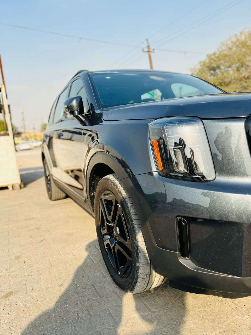 السلام عليكم كيا تيلورايد فئة Xlin موديل 2024 وارد امريكي  داخل جلد عسلي كشن منفصل
سياره فول مواصفات 1/1 5كامرات ماشيه 15٫000 رقم بغدادبأسمي تحويل مباشر 
⚠️مواصفات 
كشنات جلد 
كشنات منفصله 
كشنات تدفئه تبريد 
كشنات ذاكره خزن 
بانوراما قطعتين 
ويل جبير 
جنطه كهرباء 
سياره هواي بعد بيه مواصفات عنوان بغداد مدينة الصدر السعر 328 وبيه مجال هـ***********
