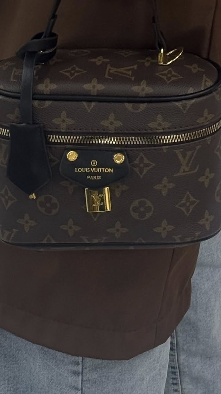 جنطه لبيع ماركه لويس اخذتها  35 نهايته 30 بيها ختومات


**إذا كنت صاحب هذا الإعلان وتريد حذفه لأي سبب، رجاءا أرسل رسالة إلى الدعم الفني**