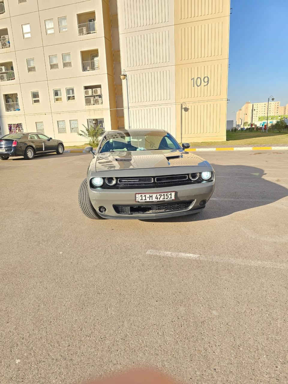 تحيه طيبه...
دودج جالنجر للبيع فقط 
موديل ٢٠١٧
اللون اسمنتي اصل 
مكفوله من الصبغ والتبديل والفتح
شاشه كبيره كامره دواره 
كشنات جلد 
كشن سائق كهرباء 
مكينه كير مكفول 
٣٦٠٠ تو ويل 
ماشيه ٨٩م
تخم تاير جديد صدر أمامي خلفي جديد 
اي نقص ما بيها شرط 
سونار مرفق 
السعر ١٧٨ بيها مجال بسيط 
عنوان بغداد بسماية 
***********
